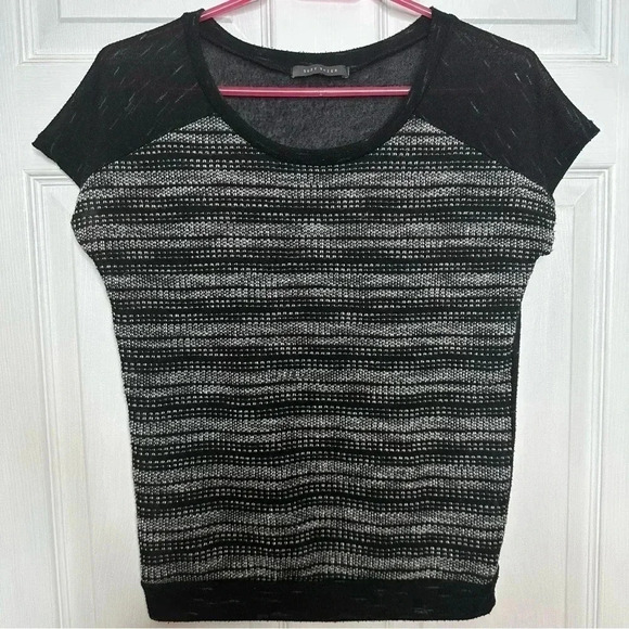 Suzy Shier T-Shirt Black & White Size  Medium - Picture 1 of 16